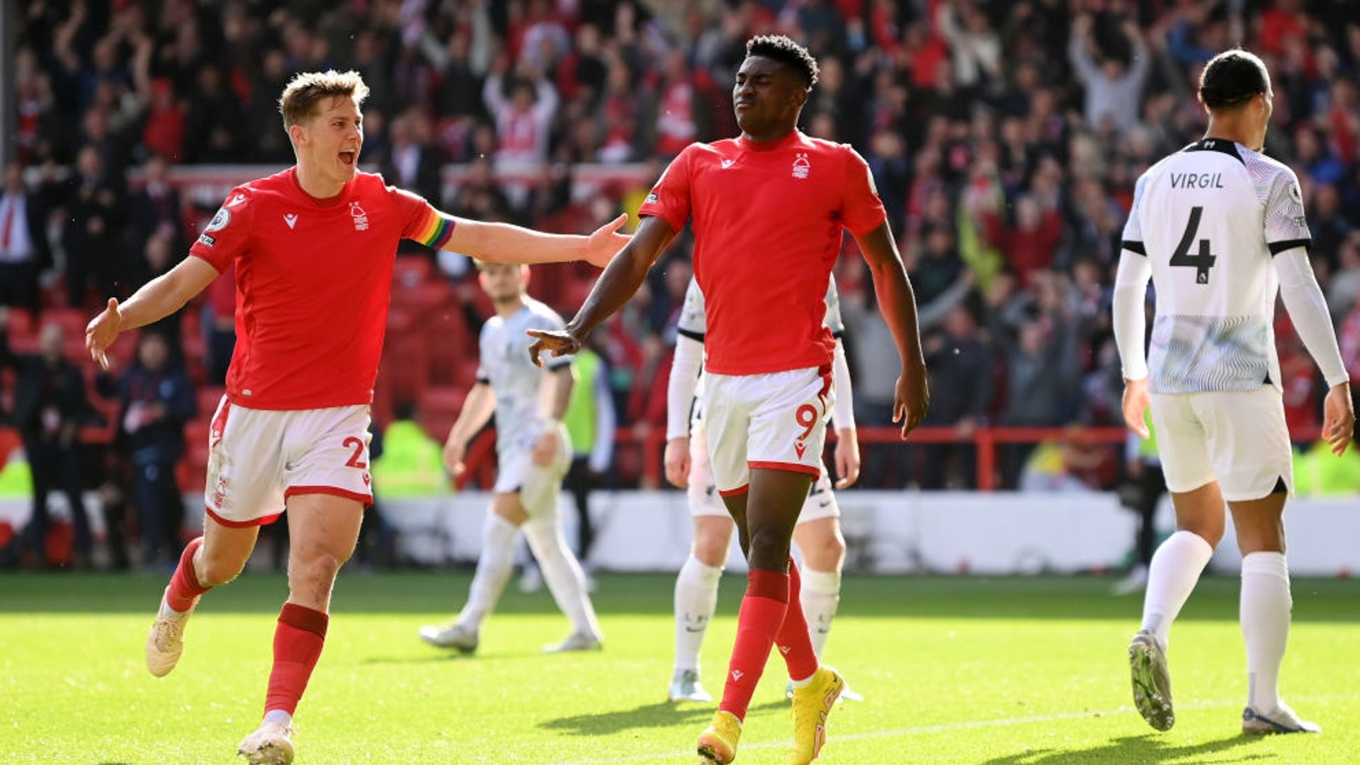 家族背景并 家族背景并